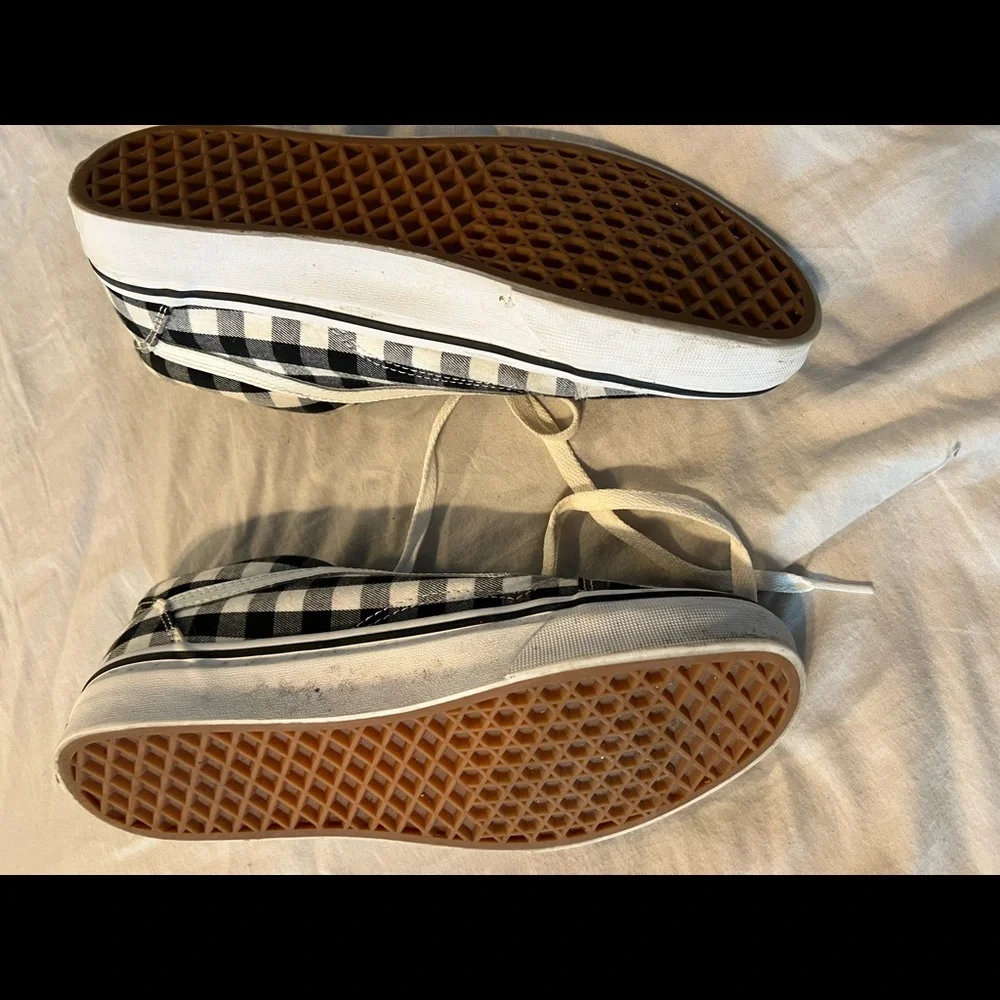 Vans - Picture 3 of 3